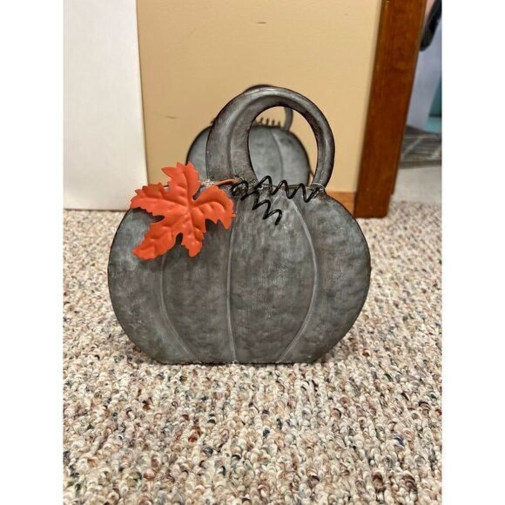 Metal silver pumpkin basket‎ 14"x9"